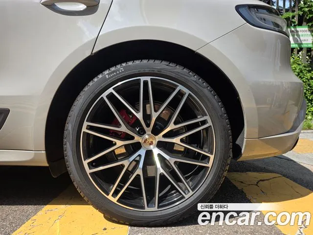 Porsche Macan — Фото автомобиля 5