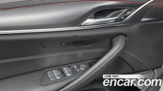 BMW 5 Series G30 — Фото автомобиля 28