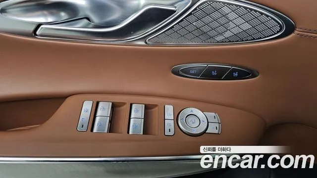 Genesis GV70 — Фото автомобиля 30