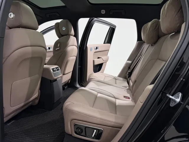 Li Auto L7 — Фото автомобиля 9