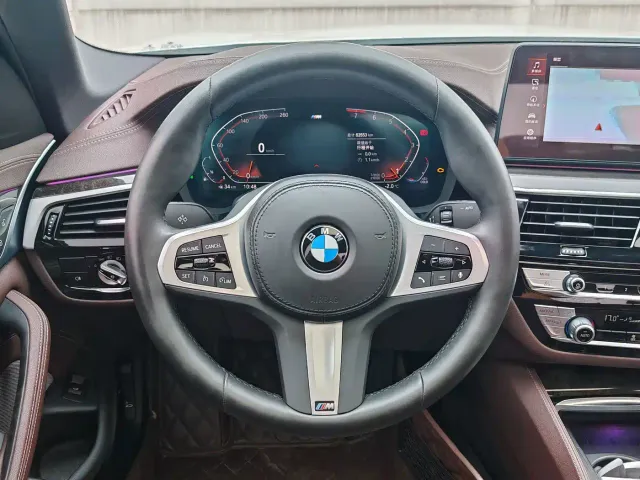 BMW 5 Series — Фото автомобиля 23