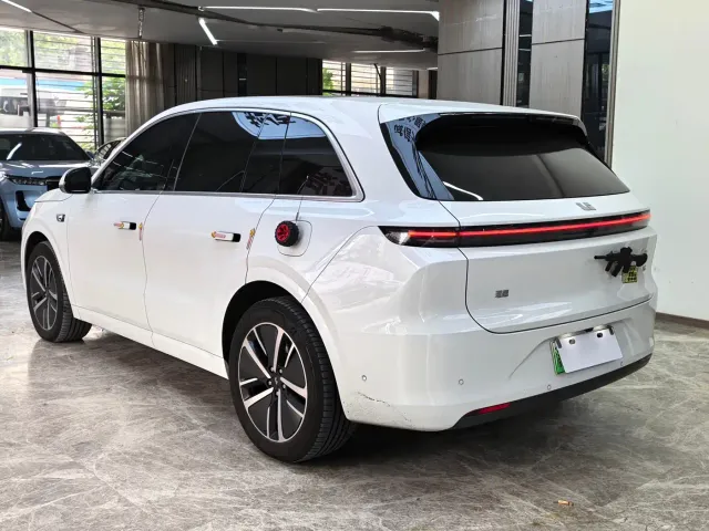 Li Auto L6 — Фото автомобиля 4
