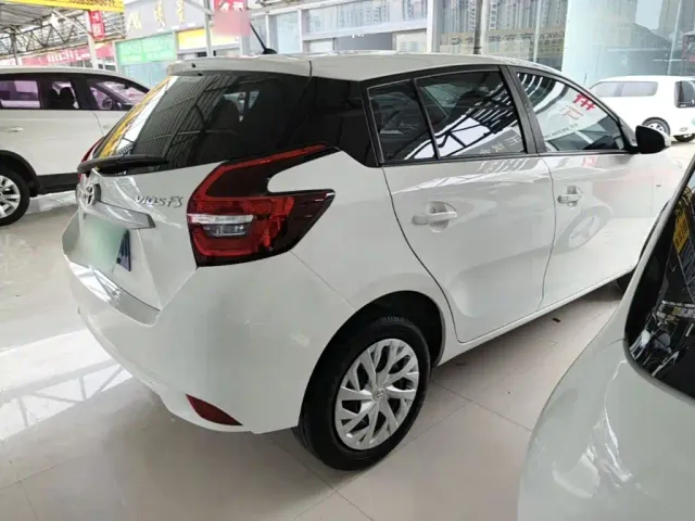 Toyota Vios FS — Фото автомобиля 6