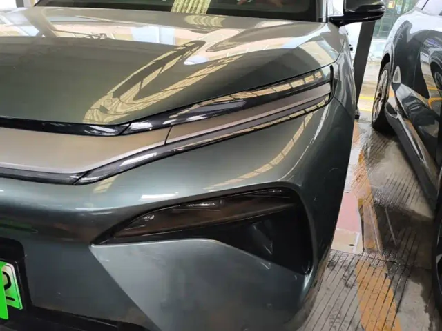 BYD Tang L — Фото автомобиля 23