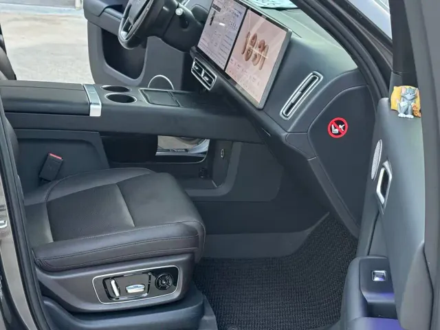 Li Auto L8 — Фото автомобиля 6