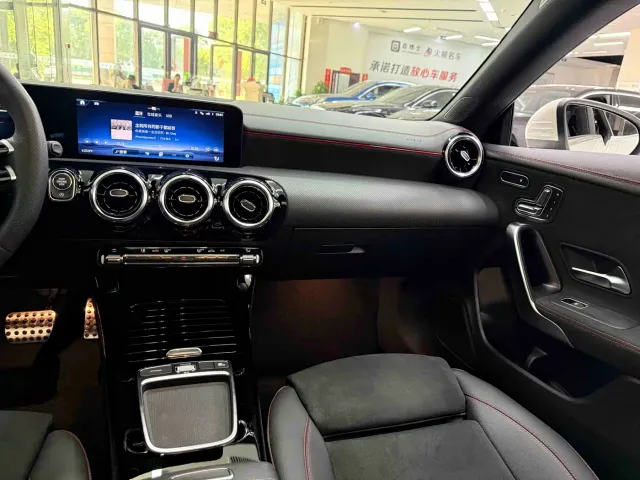 Mercedes-Benz CLA-Class — Фото автомобиля 21