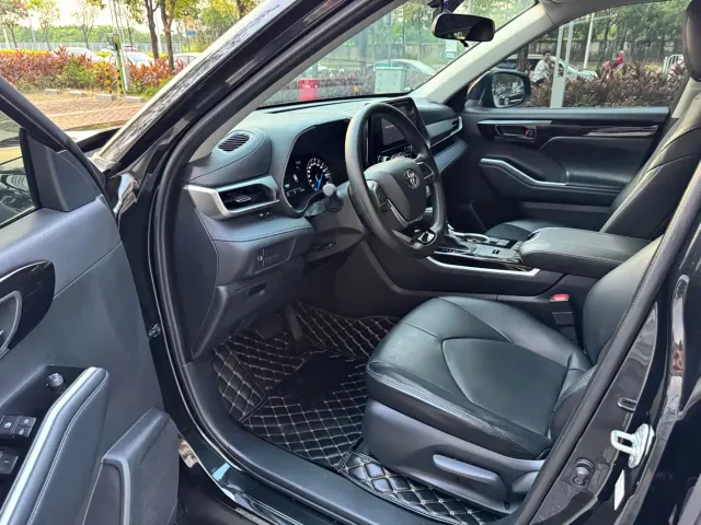 Toyota Highlander — Фото автомобиля 5