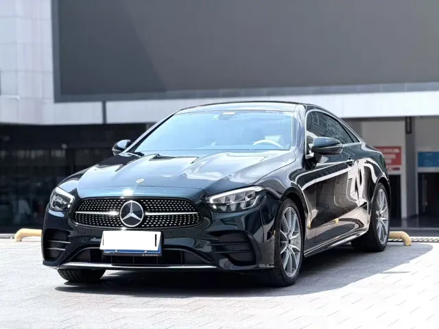 Фотография автомобиля — Mercedes-Benz E-Class