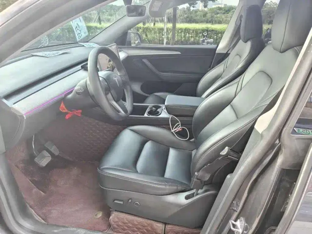 Tesla Model Y — Фото автомобиля 6