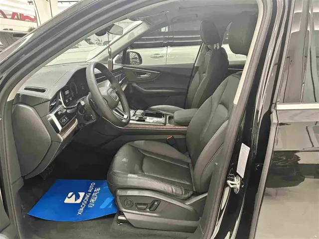 Audi Q7 — Фото автомобиля 7