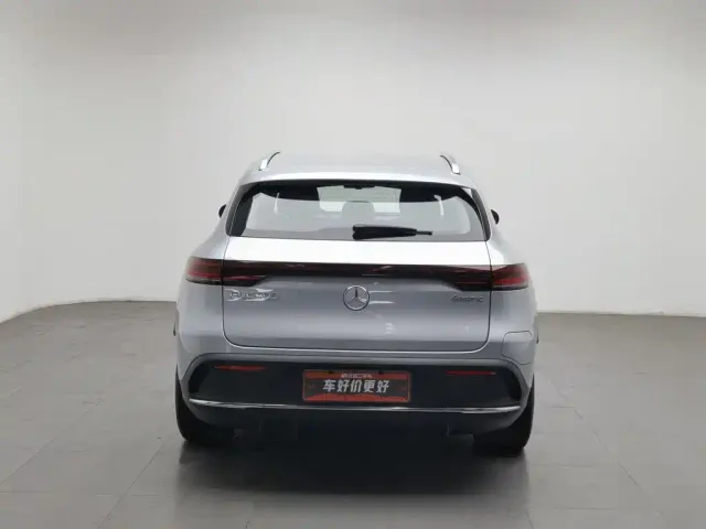 Mercedes-Benz EQC — Фото автомобиля 4