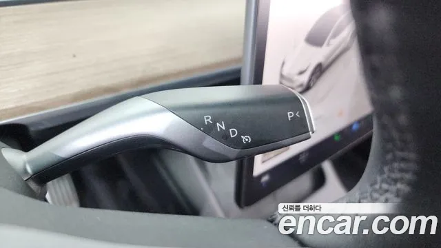 Tesla Model Y — Фото автомобиля 12