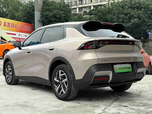 Changan Qiyuan Q05 — Фото автомобиля 5