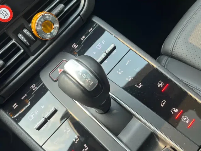 Porsche Macan — Фото автомобиля 10