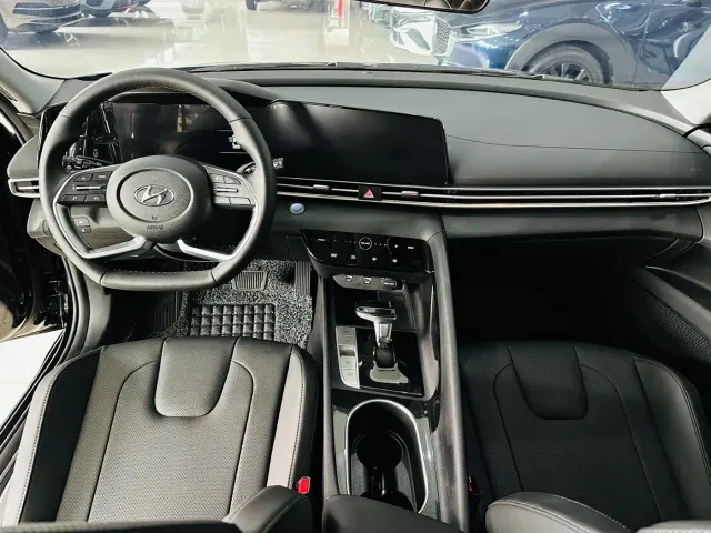 Hyundai Elantra — Фото автомобиля 9