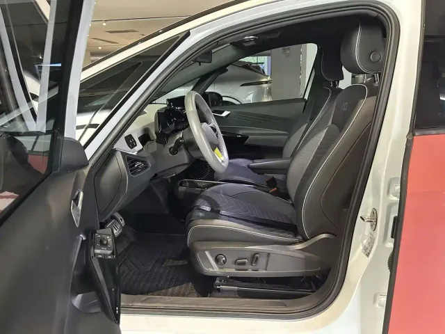 Volkswagen ID.3 — Фото автомобиля 6