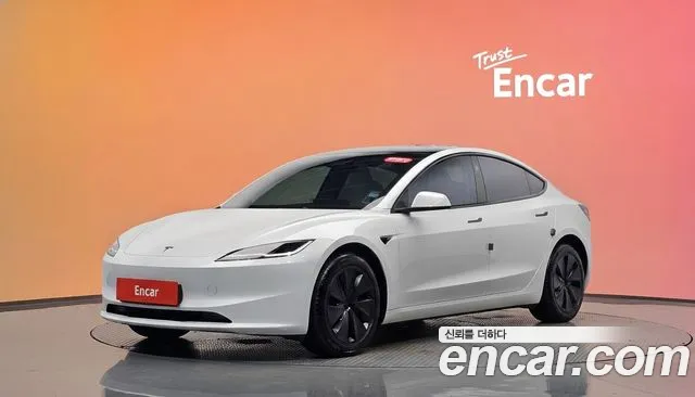 Фотография автомобиля — Tesla Model 3