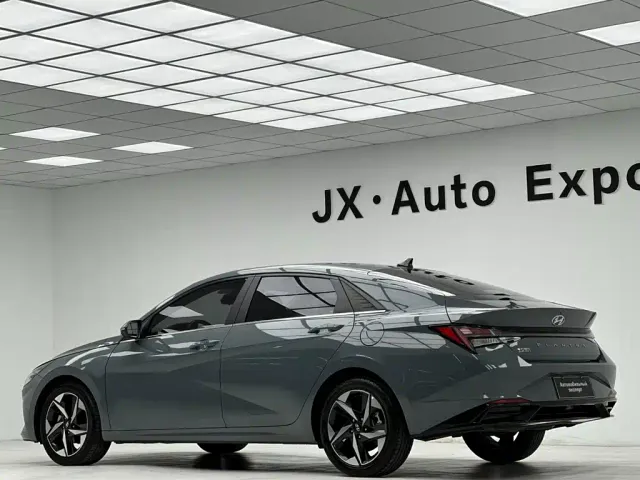 Hyundai Elantra — Фото автомобиля 26