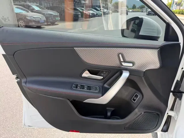 Mercedes-Benz A-Class — Фото автомобиля 5