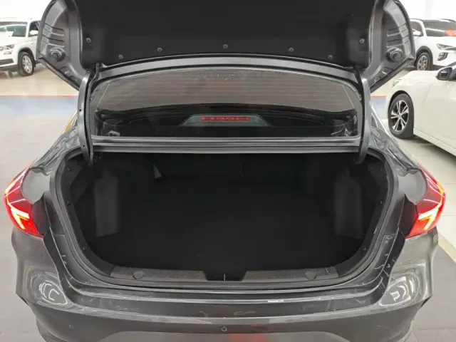 Changan Eado — Фото автомобиля 18