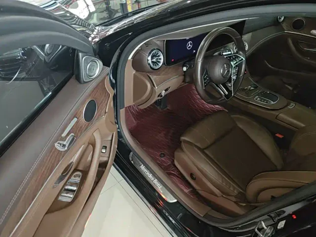 Mercedes-Benz E-Class — Фото автомобиля 15