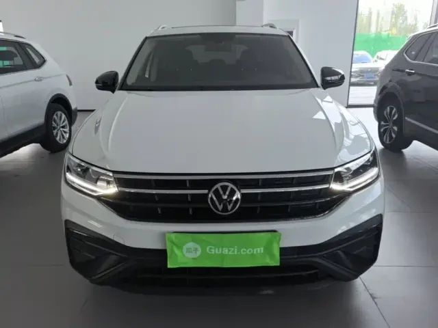 Volkswagen Tiguan L — Фото автомобиля 2