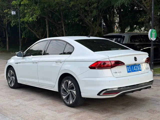 Volkswagen Bora — Фото автомобиля 6