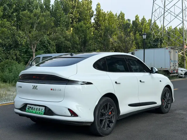 IM Motors LS6 — Фото автомобиля 9
