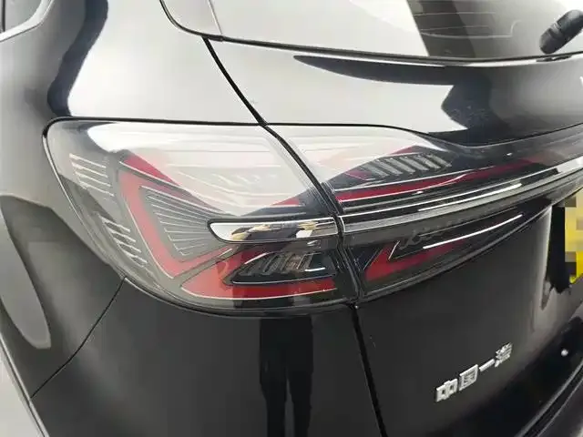 Hongqi HS5 — Фото автомобиля 16