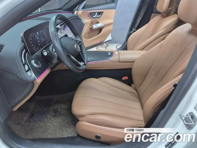 Mercedes-Benz E-Class — Фото автомобиля 16
