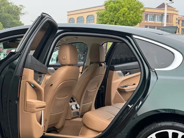 Jaguar XFL — Фото автомобиля 6