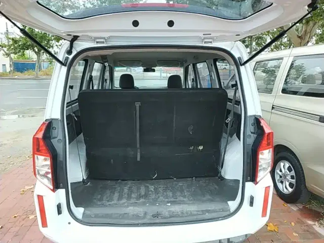 Wuling Hongguang Plus — Фото автомобиля 18