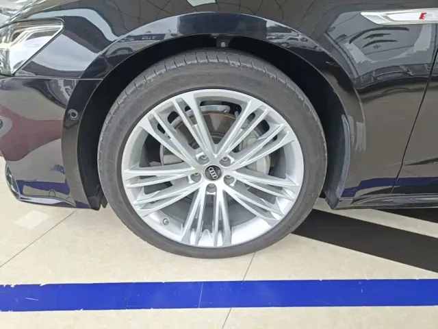 Audi A7L — Фото автомобиля 22