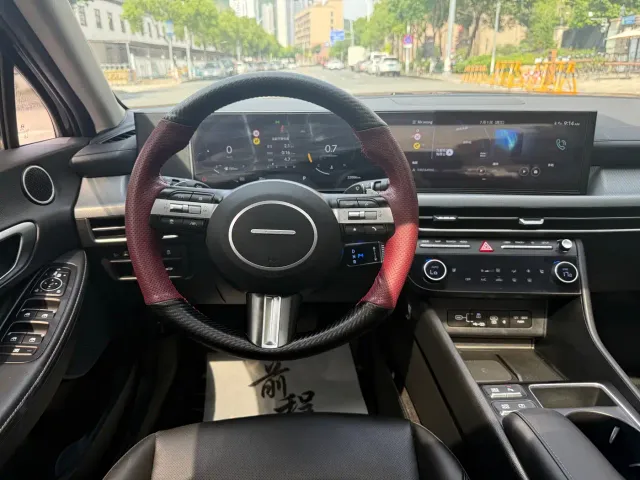 Hyundai Sonata — Фото автомобиля 22