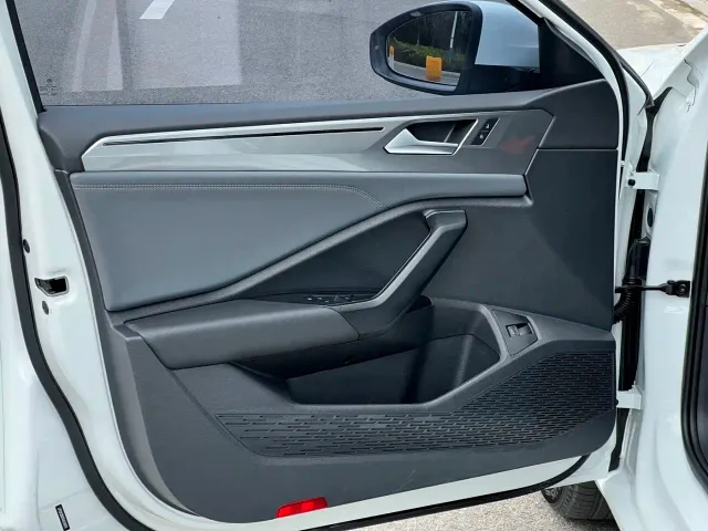Volkswagen Sagitar — Фото автомобиля 18