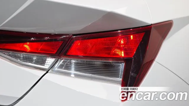 Hyundai AVANTE Avante (CN7) — Фото автомобиля 23