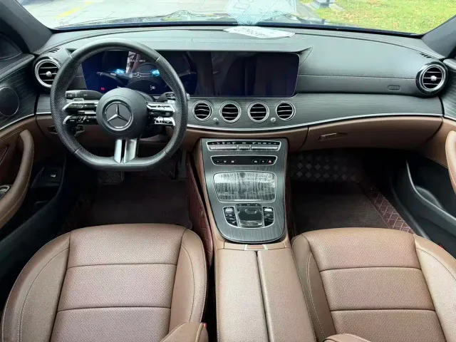 Mercedes-Benz E-Class — Фото автомобиля 11