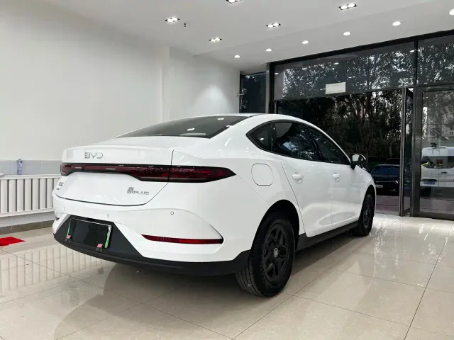 BYD Qin PLUS — Фото автомобиля 29