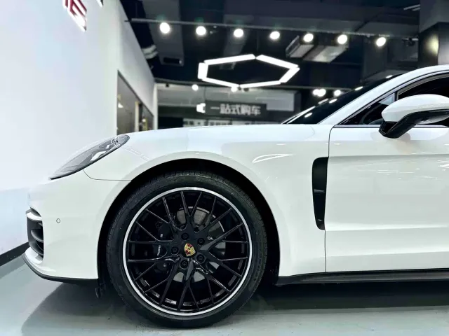 Porsche Panamera — Фото автомобиля 28