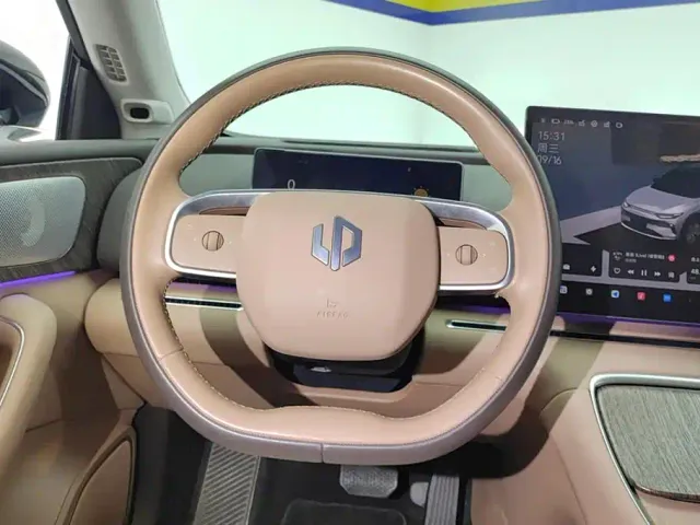Leapmotor C11 — Фото автомобиля 15