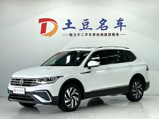 Фотография автомобиля — Volkswagen Tiguan L