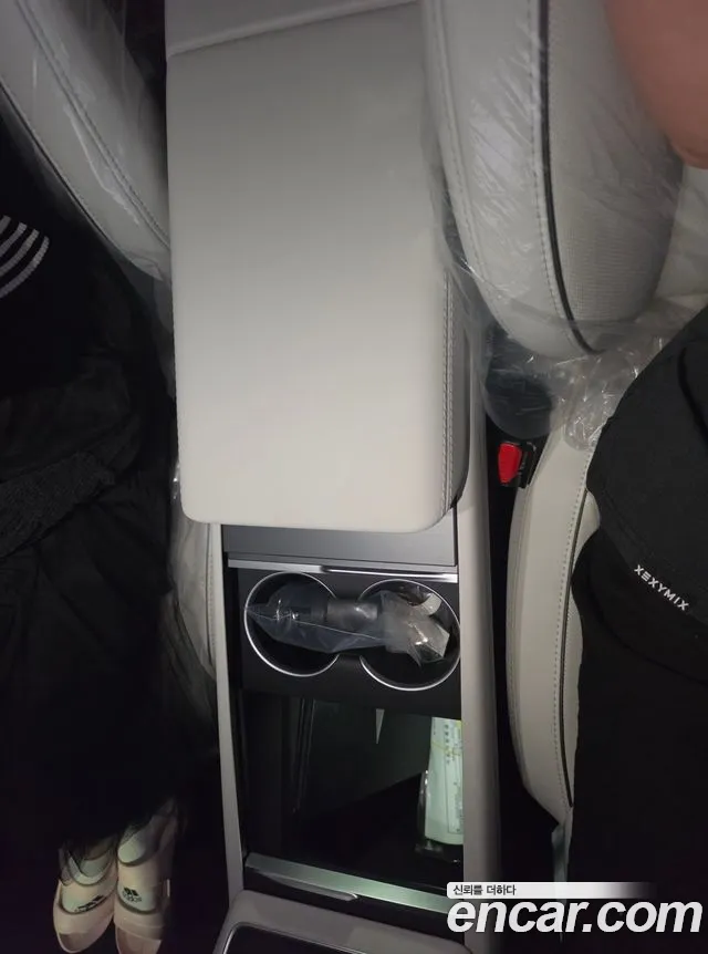 Tesla Model Y — Фото автомобиля 9