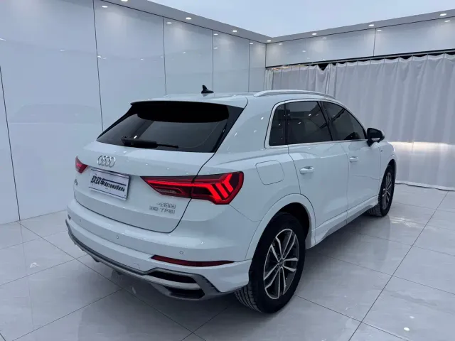 Audi Q3 — Фото автомобиля 4