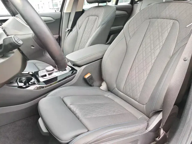 BMW iX3 — Фото автомобиля 13