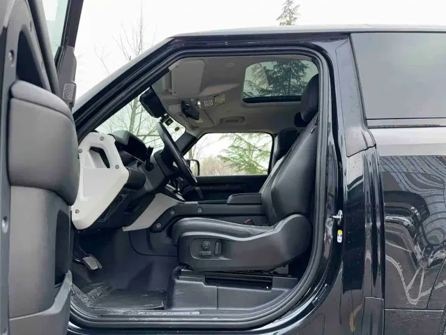 Land Rover Defender — Фото автомобиля 4