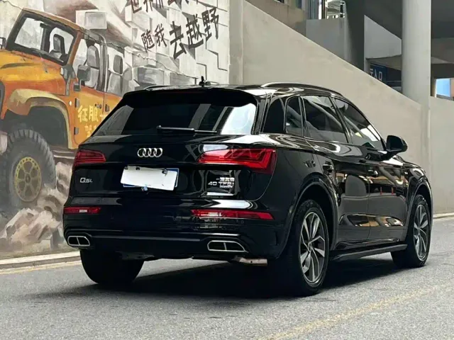 Audi Q5L — Фото автомобиля 5