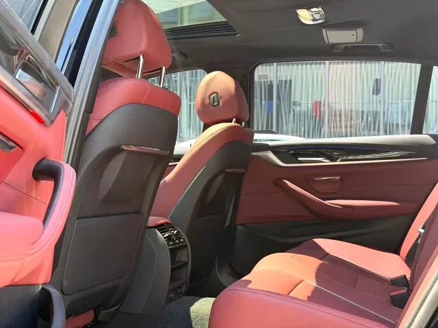 BMW 5 Series — Фото автомобиля 10