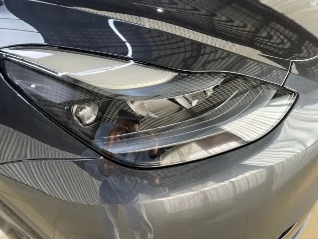 Tesla Model Y — Фото автомобиля 15