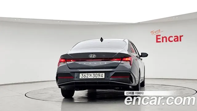 Hyundai Avante CN7 — Фото автомобиля 4