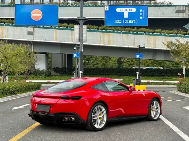 Ferrari Roma — Фото автомобиля 7